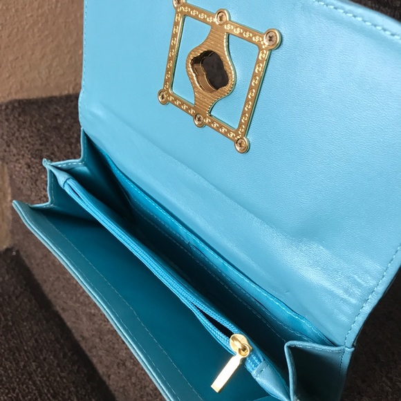 Turquoise Wallet - Picture 4 of 5